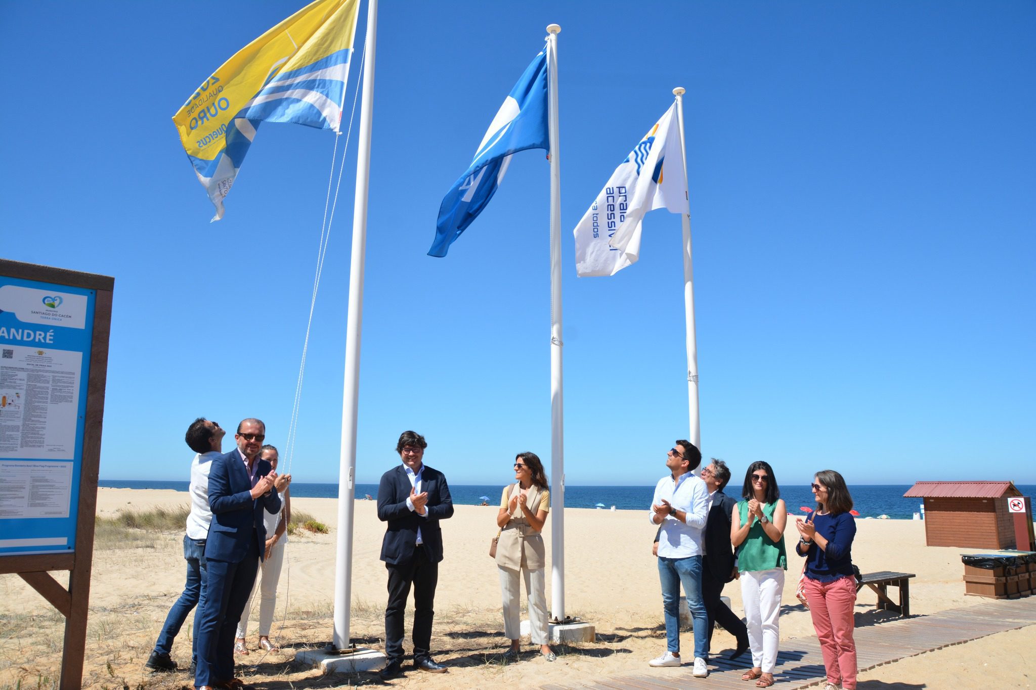 Featured image for “Hastear da bandeira “Praia Qualidade de Ouro 2023” no dia 13 de julho, na Praia da Costa de Santo André, Santiago do Cacém”